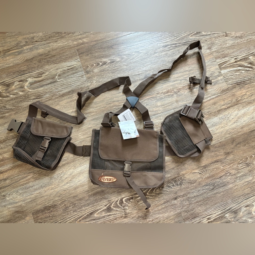 Banded/ Avery Dove Belt Bag in the color Brown Marsh🦆 NWT
